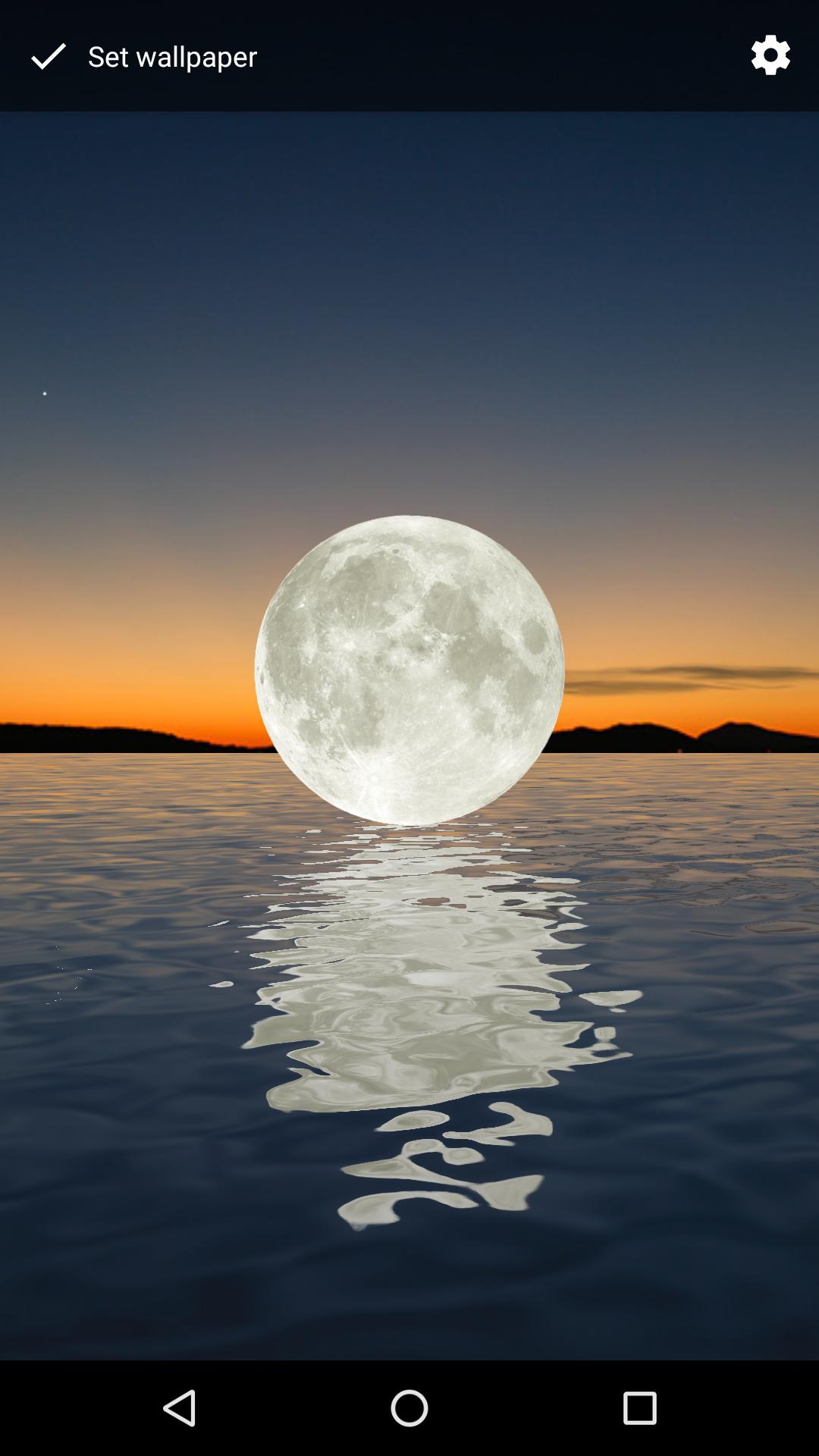 Moon Over Water Live Wallpaper